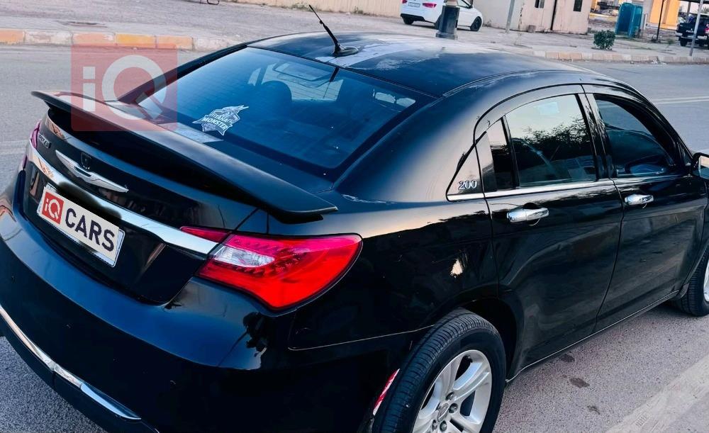 كرايسلر 200